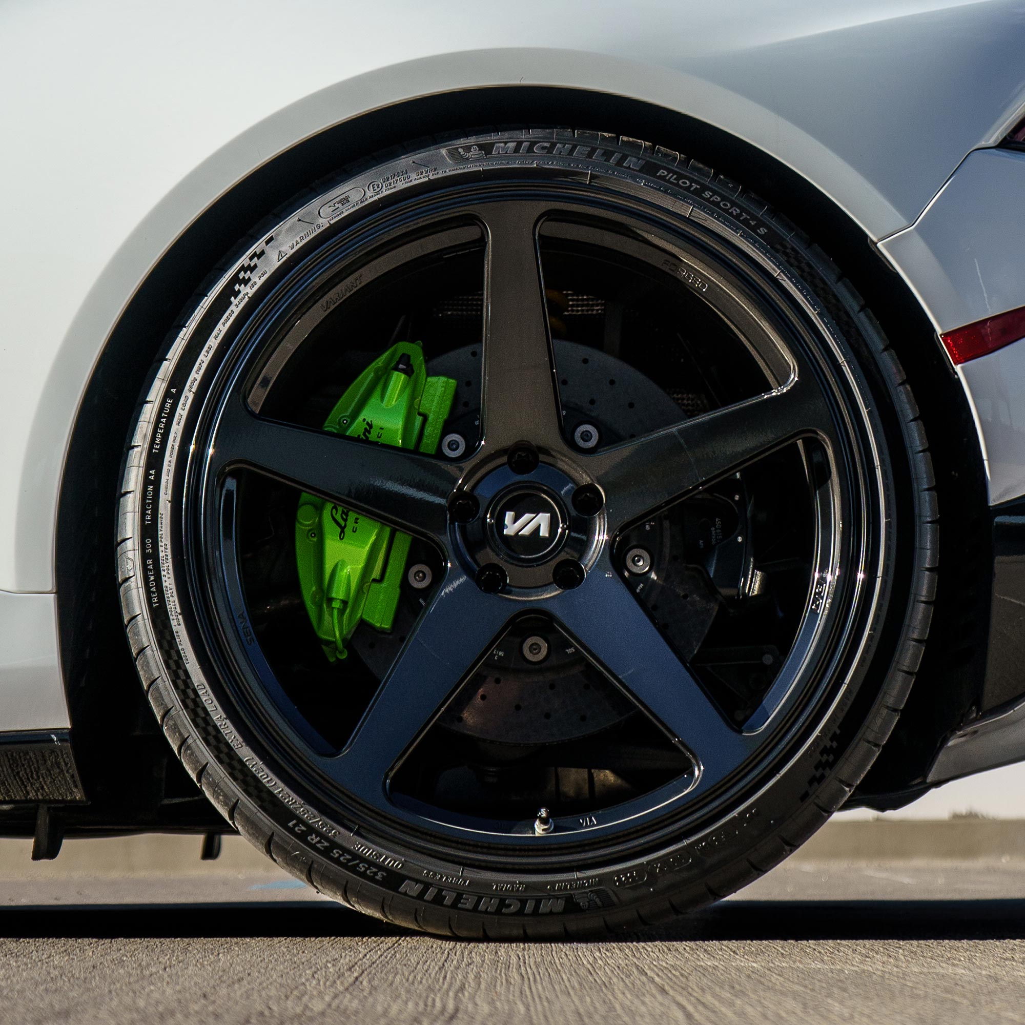 #color_gloss-black