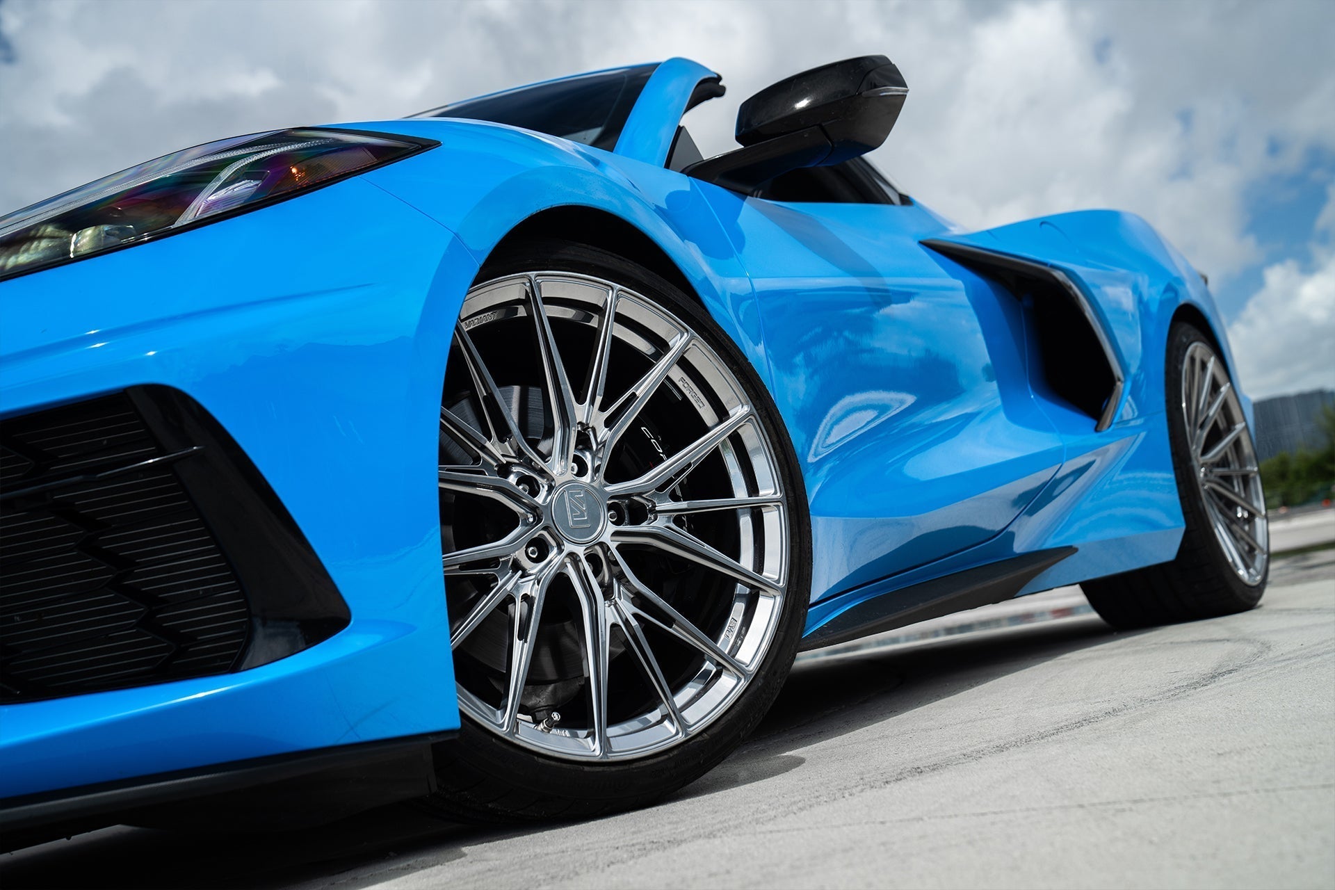 blue c8 corvette with chrome Rian by variant wheels, the perfect wheels for C8 owners